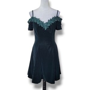 Niki Vintage Velvet Formal Dress Size 10 Emerald Green